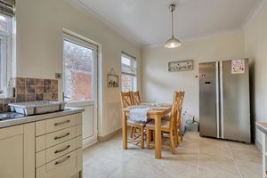 Kitchen/Diner- click for photo gallery